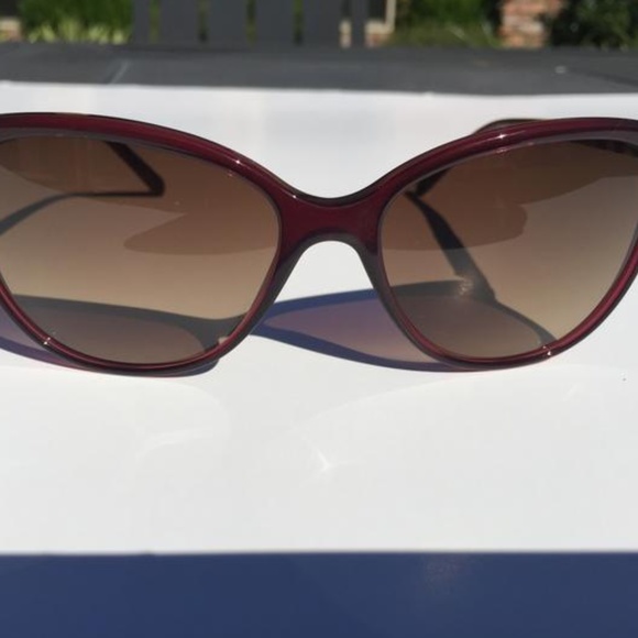 NWT Womens Bordeaux Burberry Sunglasses main image 4